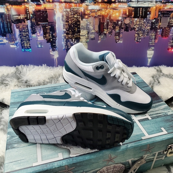 Nike Air Max 1 LV8 - Picture 8 of 16